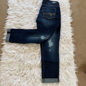 DENIZEN by Levi’s cropped Boyfriend Jeans